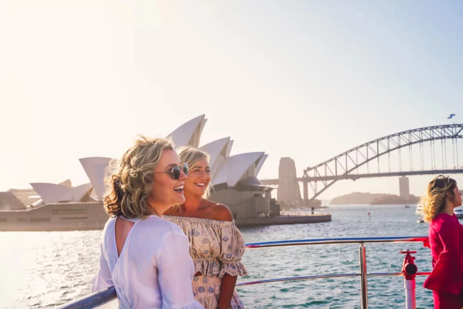 Sydney Harbour: Captain Cook Premium or Cocktail & Bar Sightseeing Cruise
