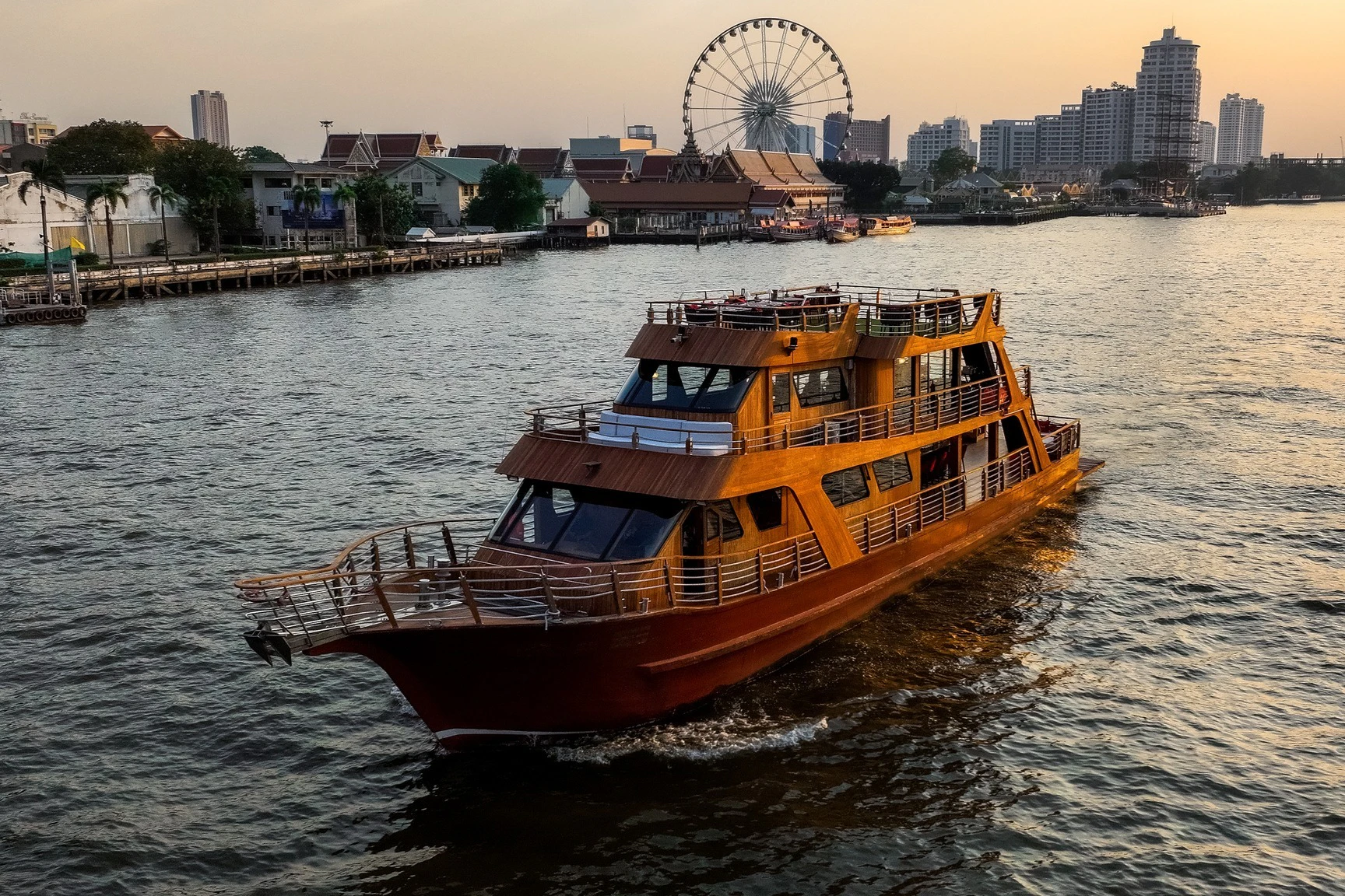 Bangkok: Pruek Luxury Evening Dinner Cruise