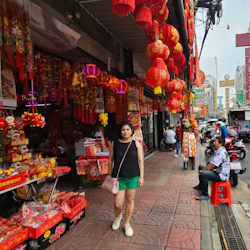 Bangkok: Chinatown Guided Tour + Wat Chakrawat Visit