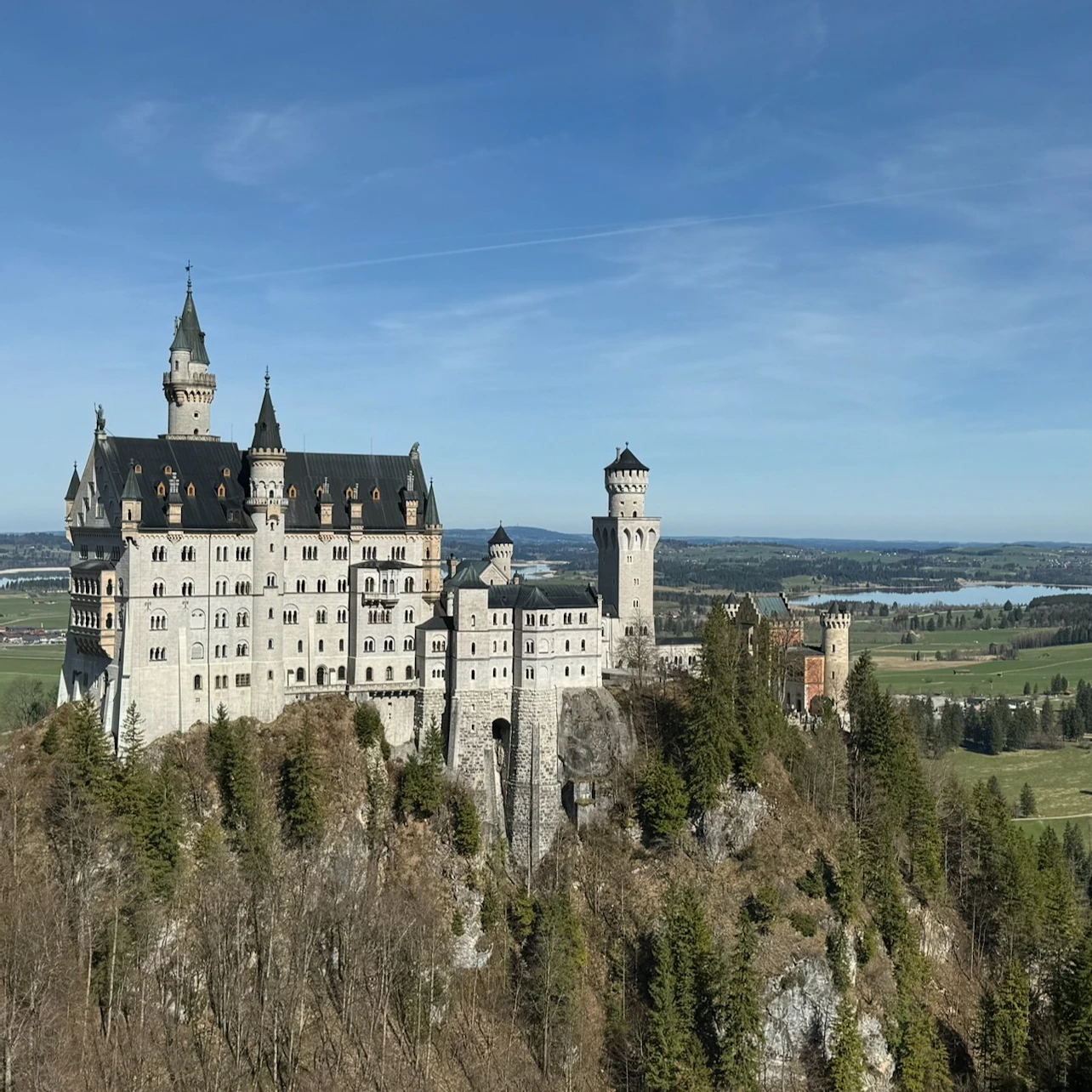 Neuschwanstein Castle & Linderhof Palace: Fast Track Ticket + Guided Tour