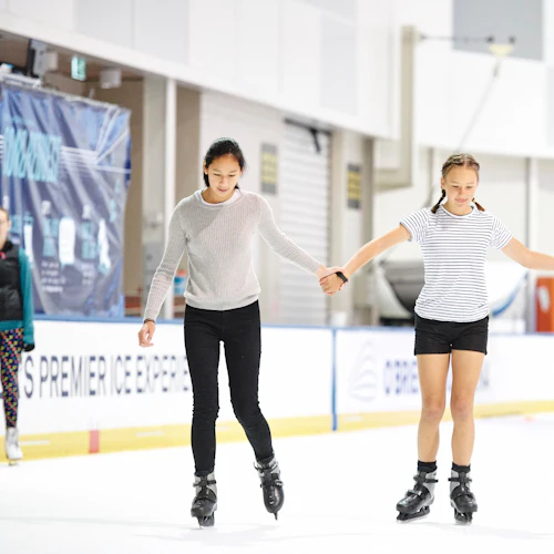 O'Brien Icehouse Melbourne: Ice Skating Experience Admission Ticket - Photo 3