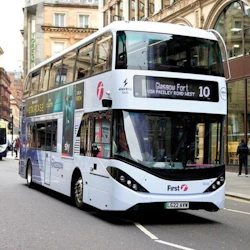 Första bussen i Glasgow