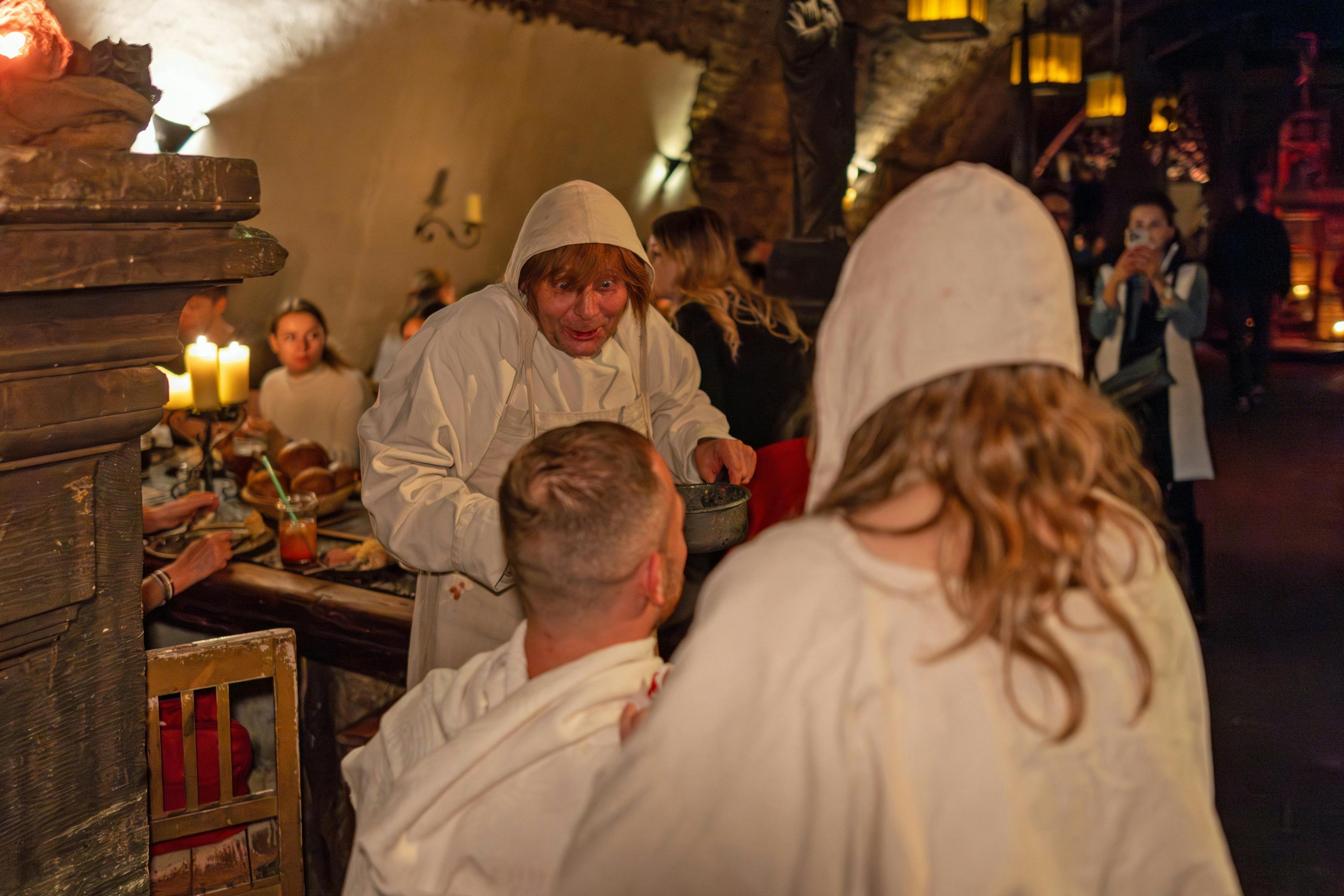 체코 중세 정통 오리지널 체험: 저녁 식사, 쇼, 양조장, 성