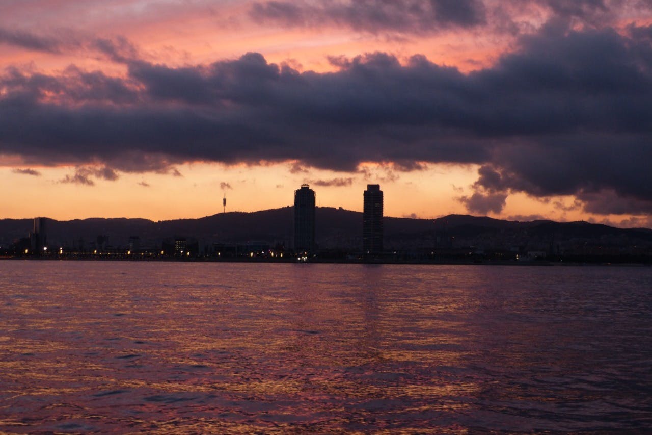 Skyline Zonsondergang Zeilen