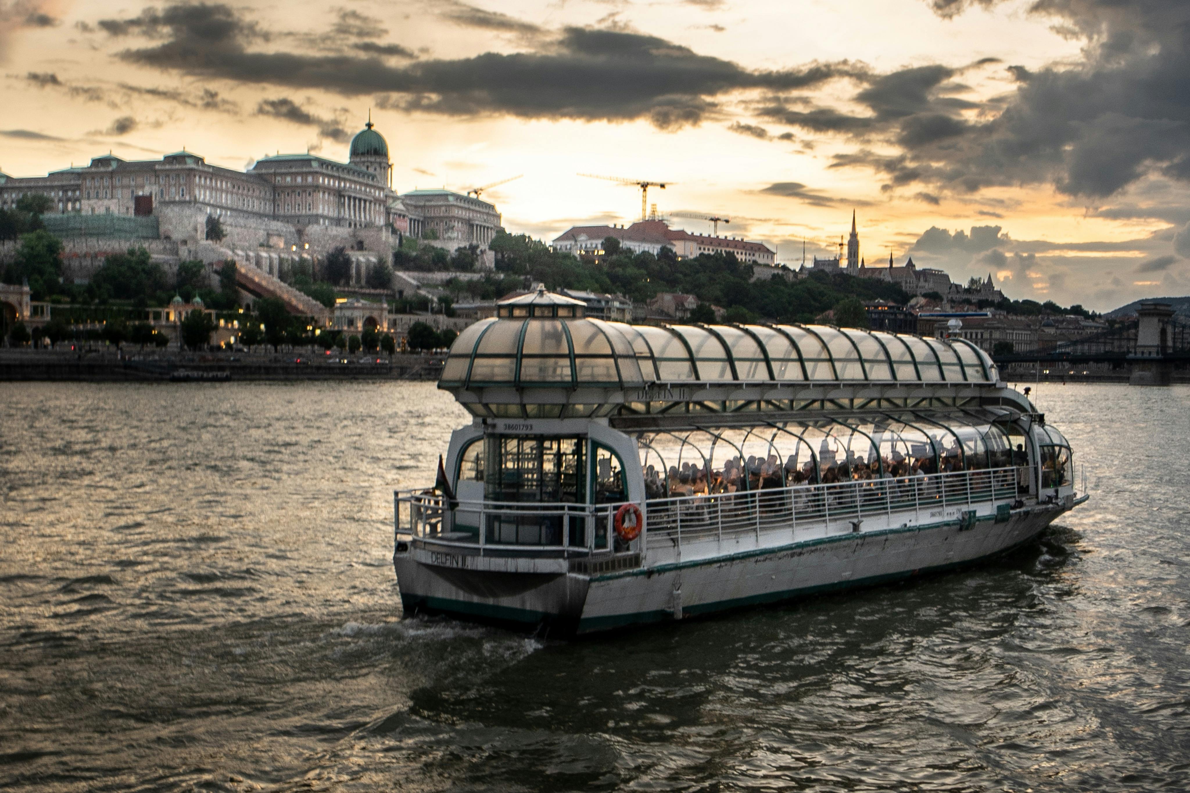 Budapest: Bootstour mit Abendessen + 1 Getränk + Live-Musik — 7