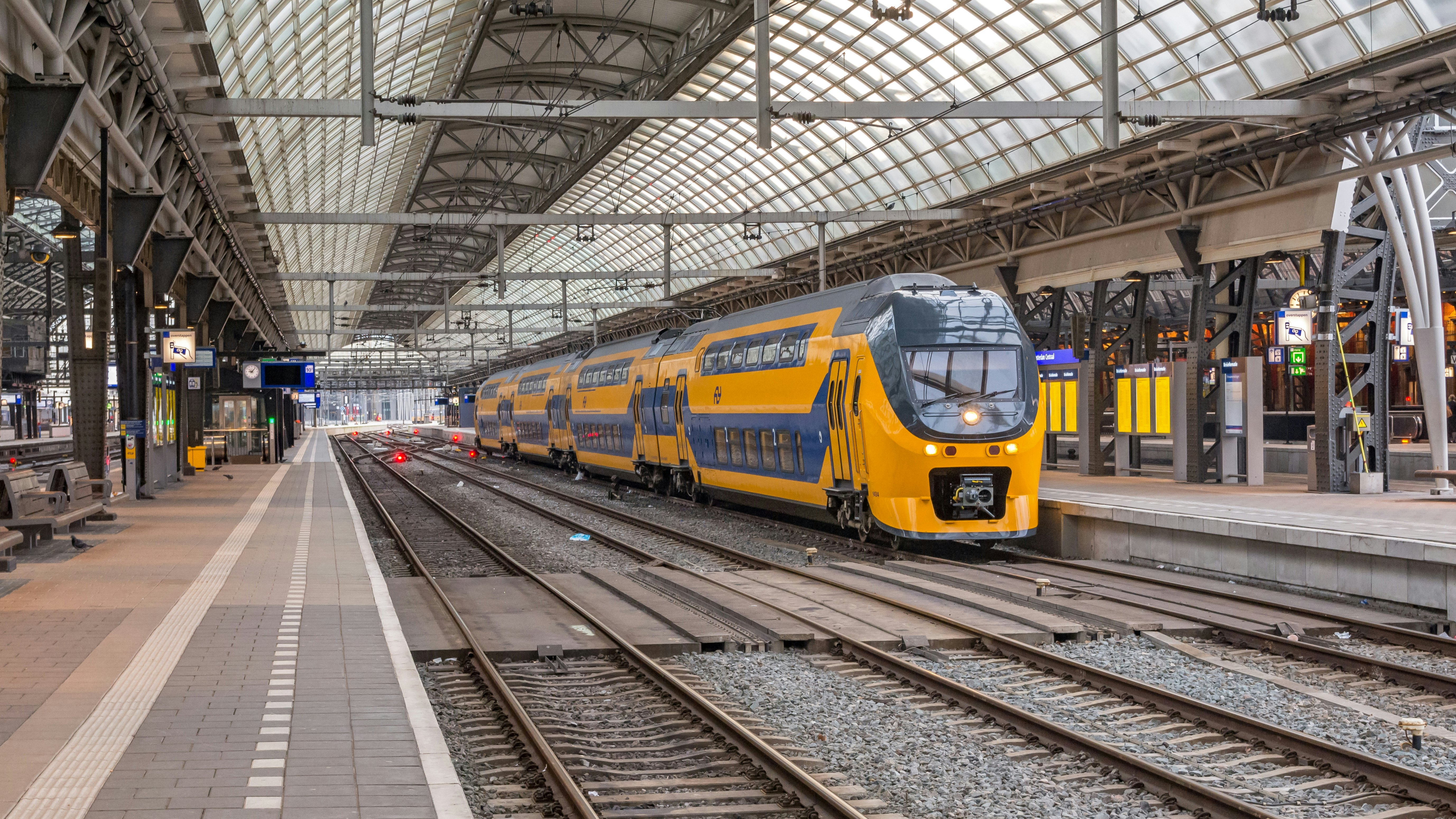 Amsterdam: Train from Central Station to Schiphol Airport