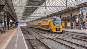 암스테르담에서 스히폴로 가는 기차 티켓  | Tiqets