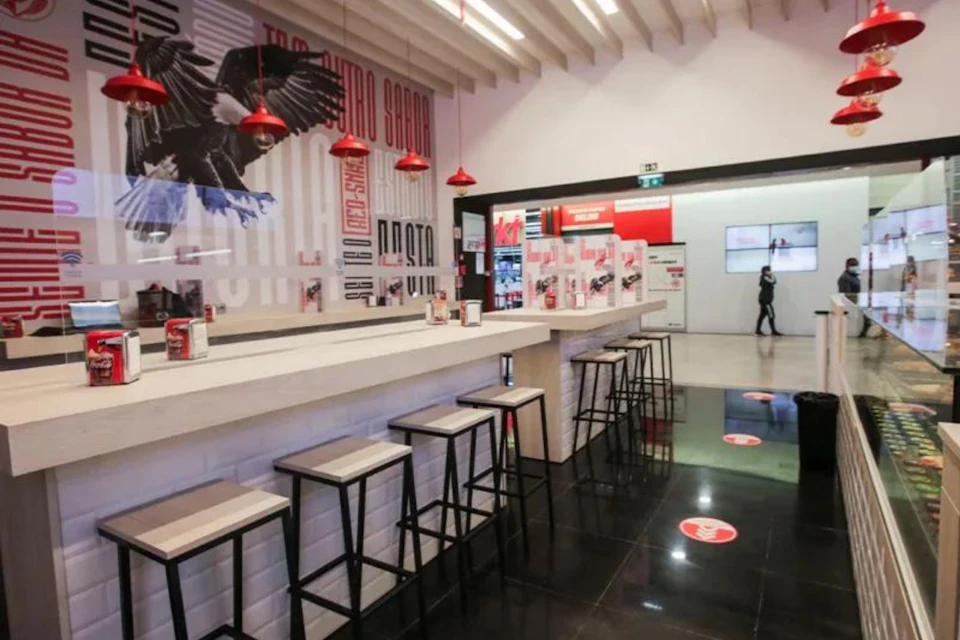 Red Snack Cafe