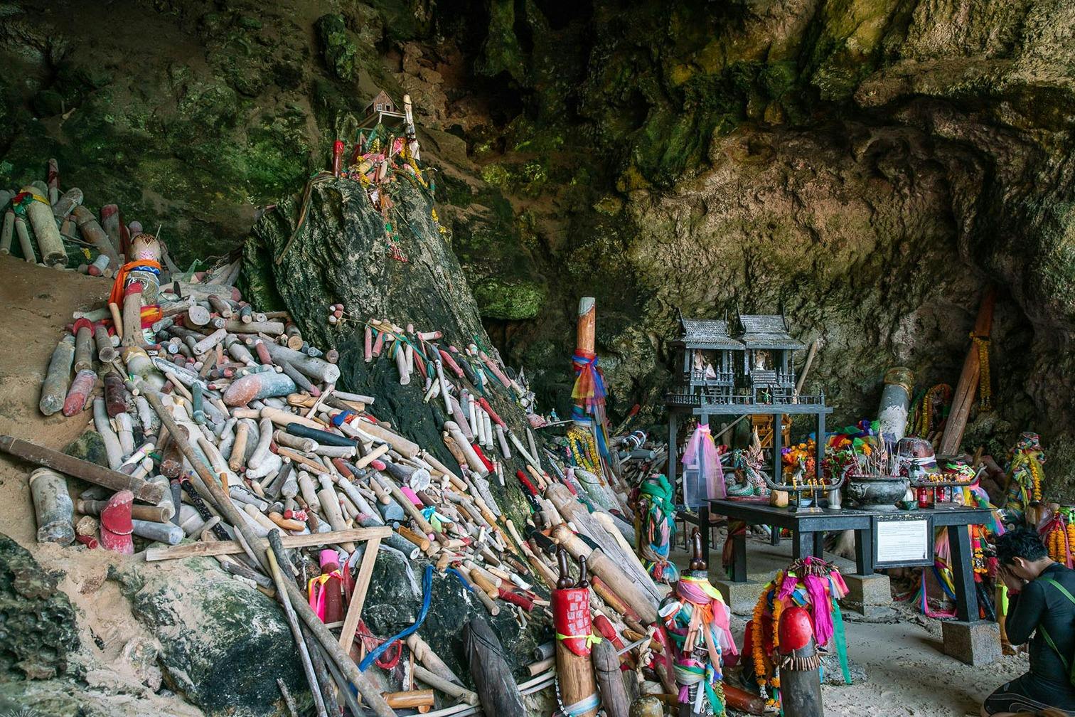 Plage de la grotte de Phra Nang