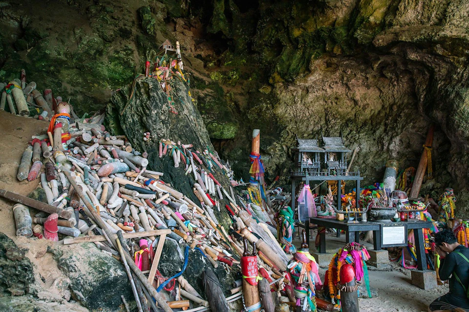 Phra Nang Cave Beach