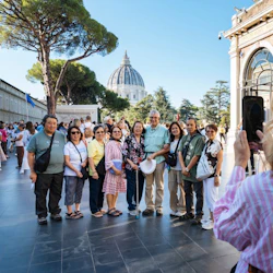 Vatican Museums & Sistine Chapel: Guided Evening Tour 3