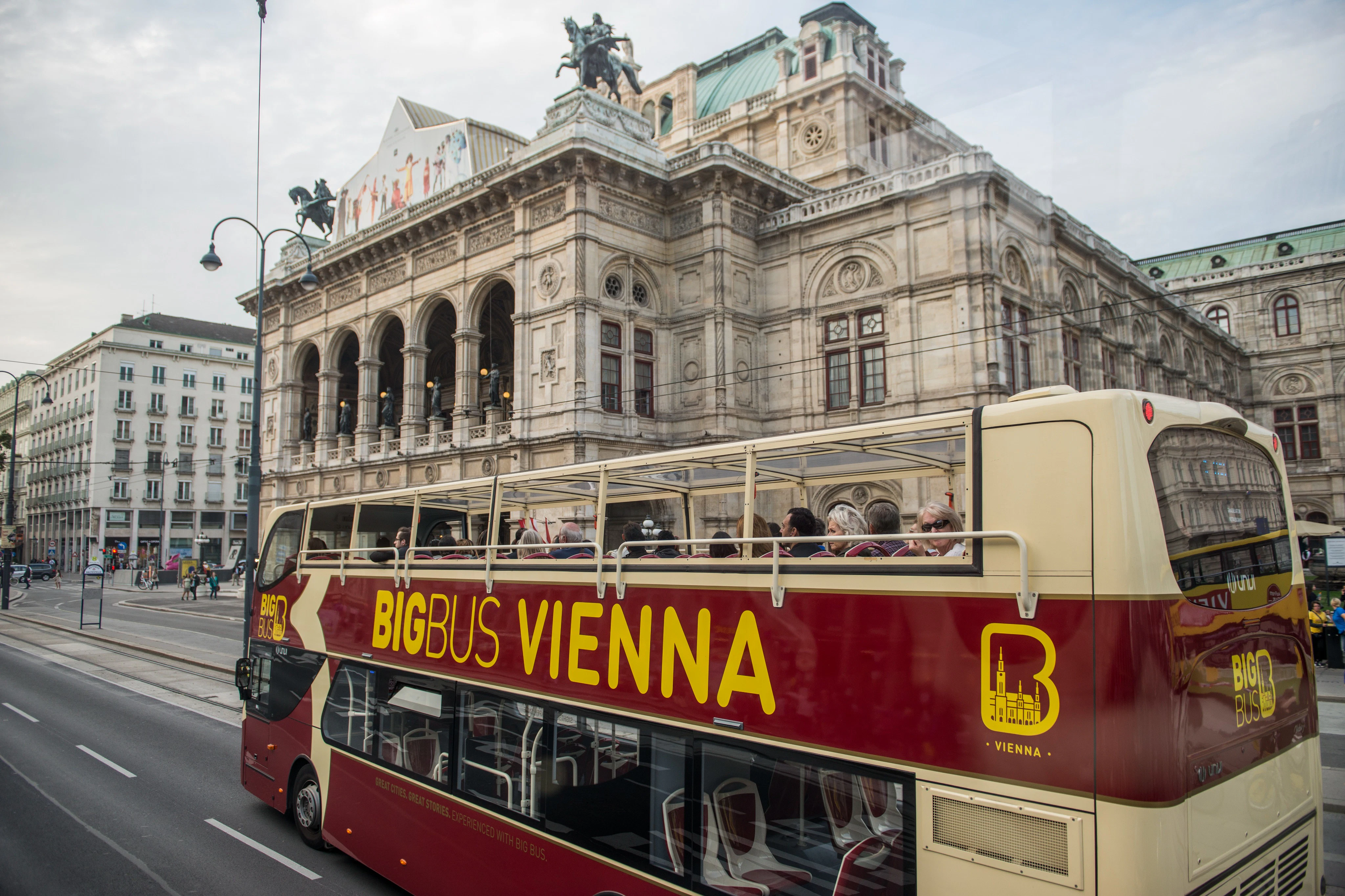 Big Bus Vienna: Live Guided Evening Tour