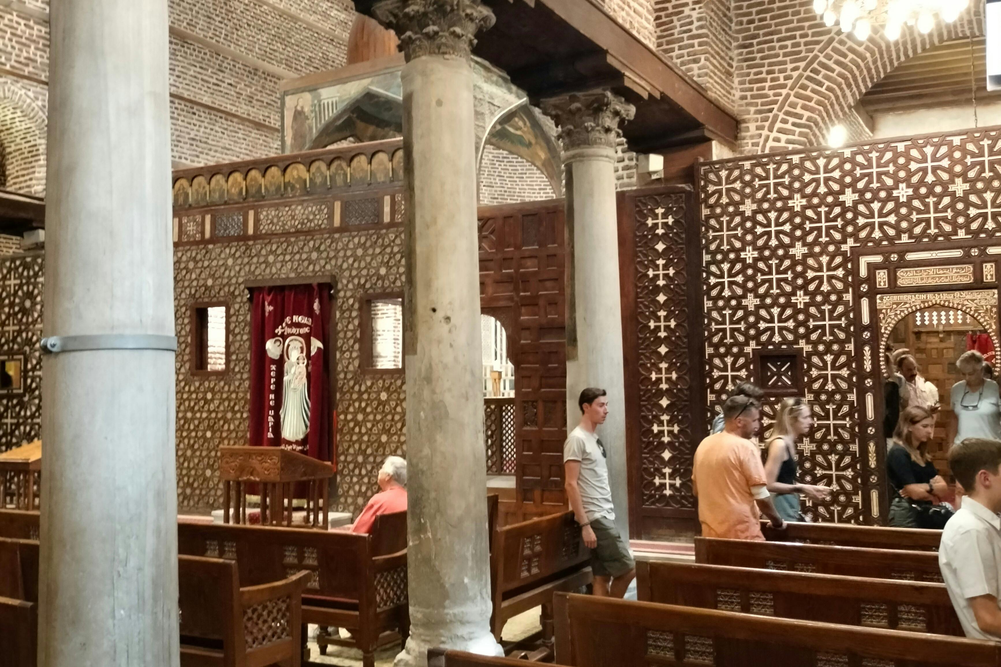 카이로 구시가지의 동굴 교회에서.