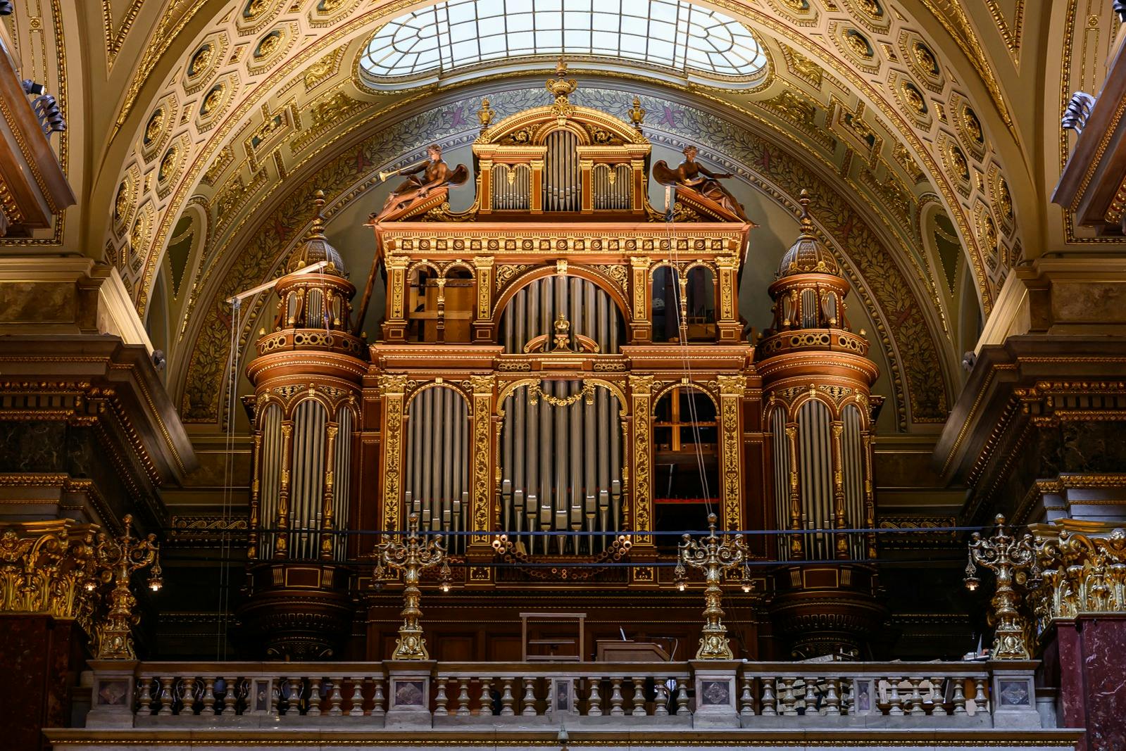 Grand organ