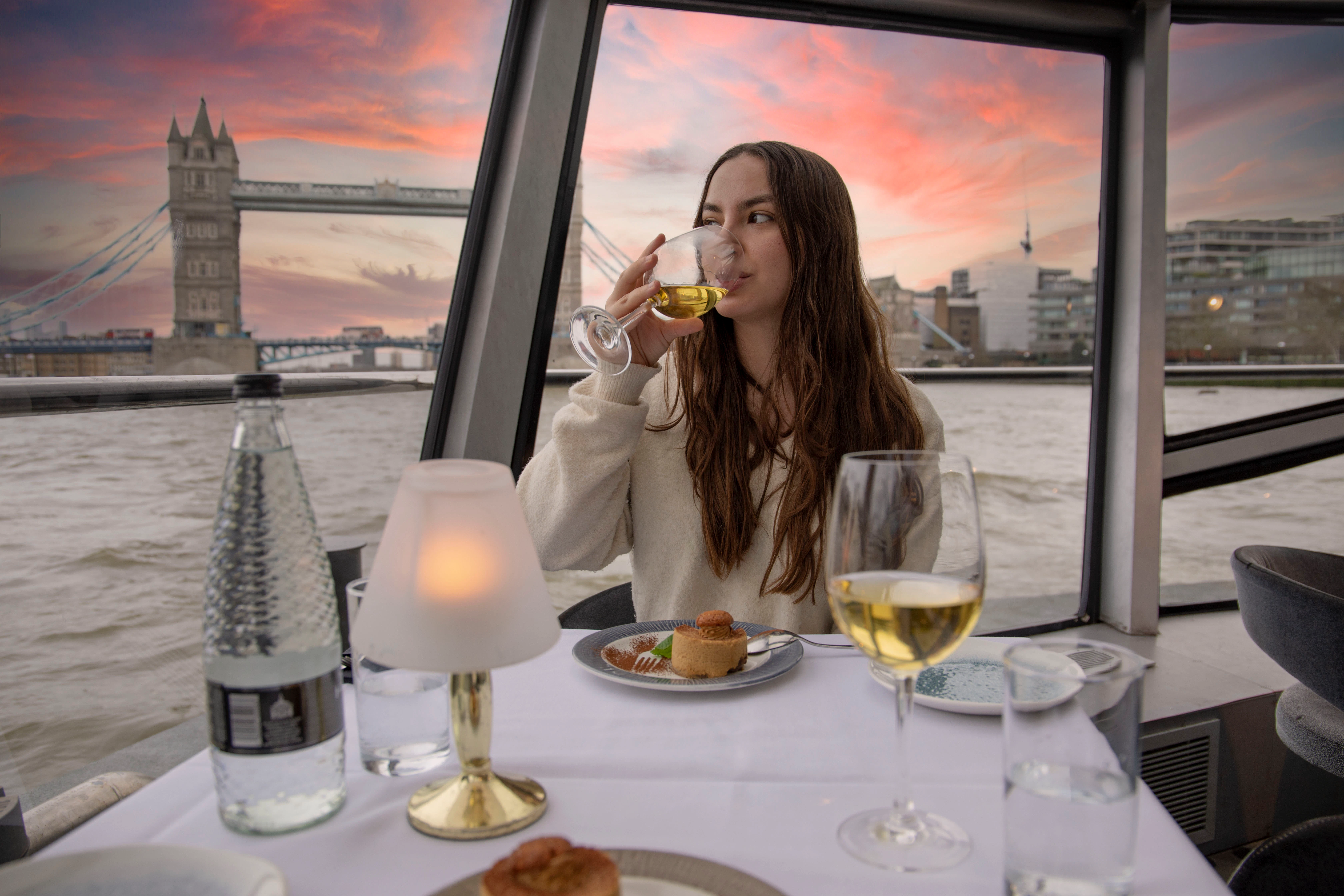 London: Thames Dinner Cruise + Live Music