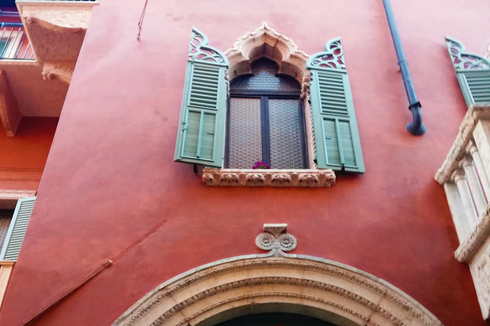Venetian late gothic details