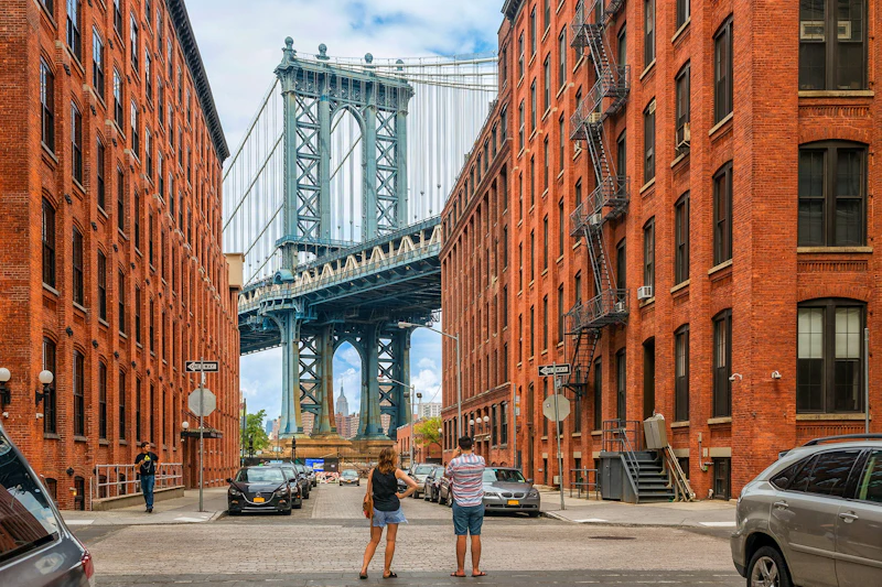 Brooklyn Bus Tour + Chocolate Tasting in Brooklyn, New York City