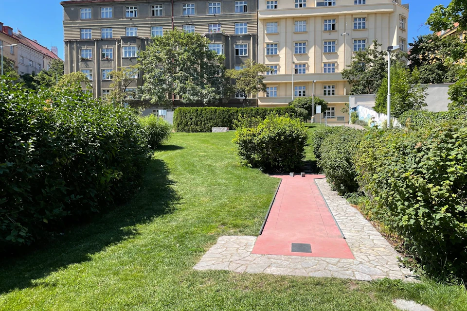 Mini-golf course