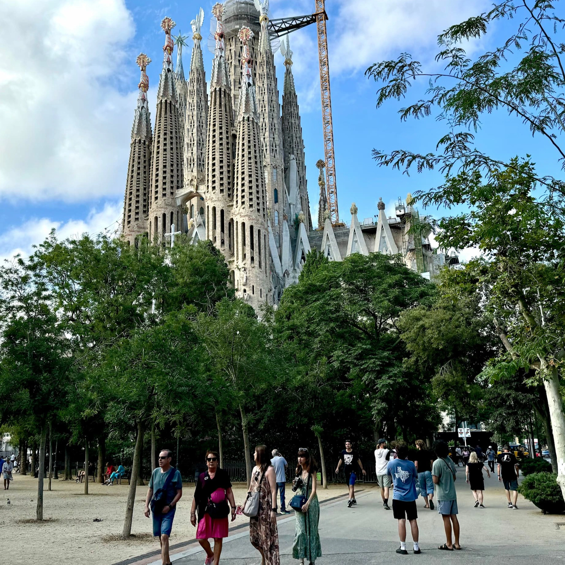 Sagrada Família: Entrada sense cues + visita guiada en xinès