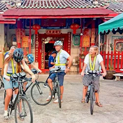 Bangkok: Small Group Guided Night Bike Tour + Dinner 2