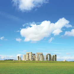 Stonehenge: Entry Ticket + Transport from London 2