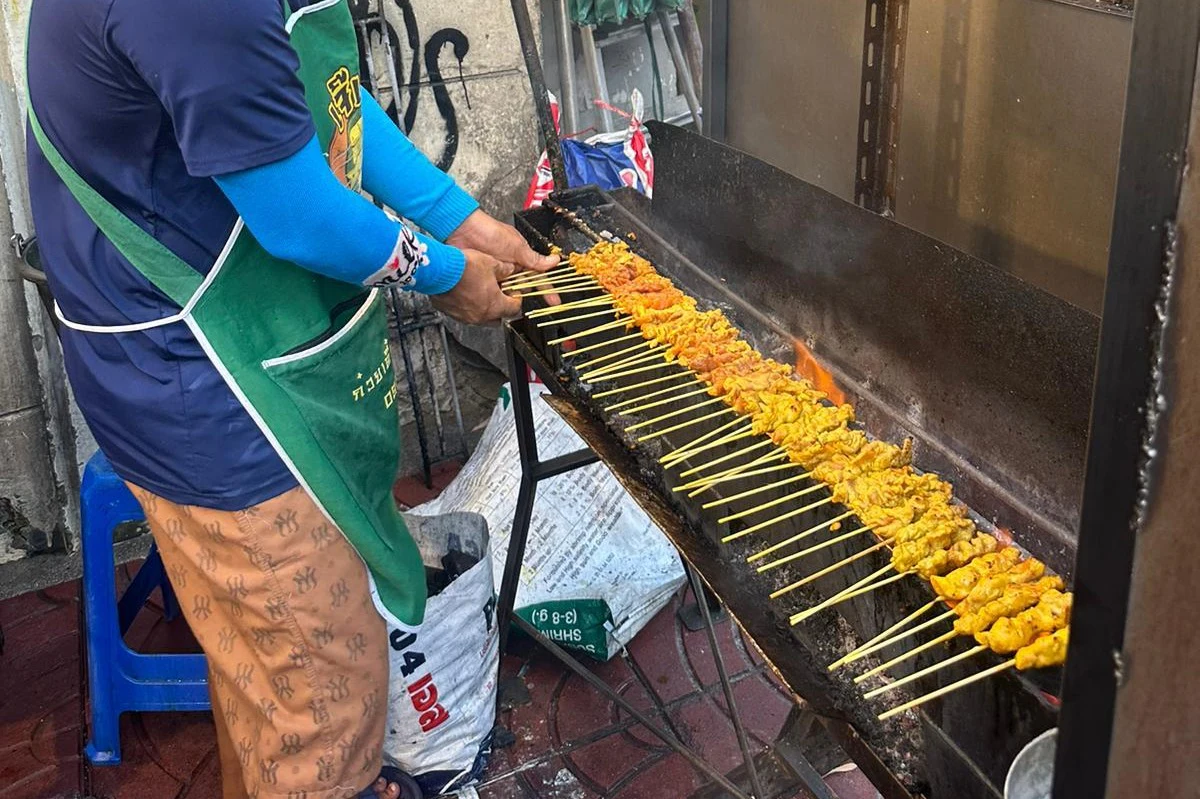 Bangkok: Guided Food Walking Tour + Tastings