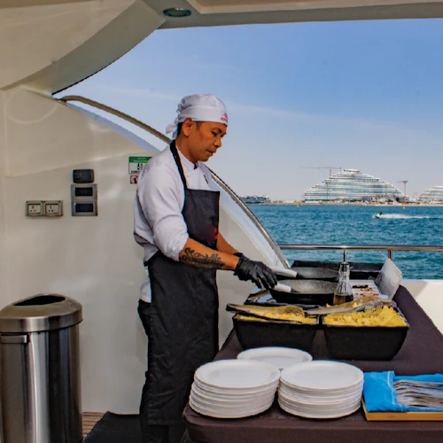 Porto do Dubai: Experiência de super iate com música ao vivo e bebidas - Photo 5