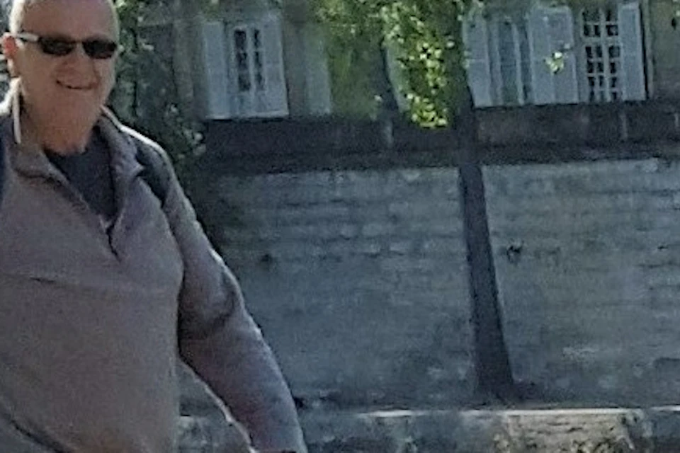 Gentle stroll along the Seine river