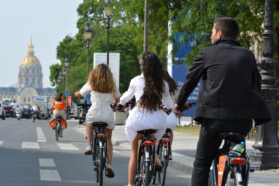 Cycling in Paris