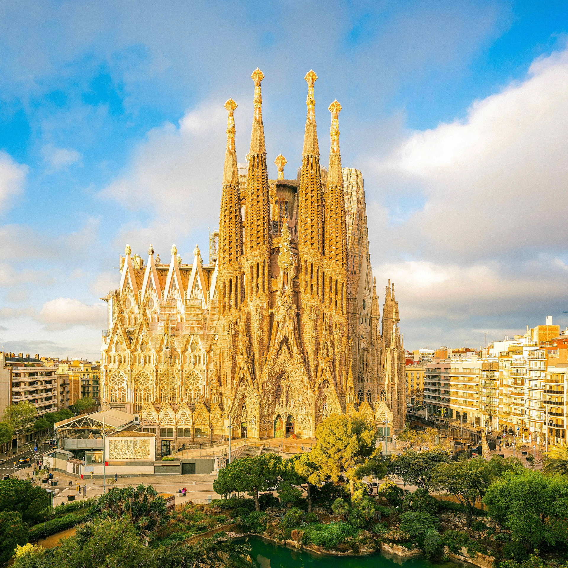 Sagrada Família: tiquet d'accés ràpid + visita guiada
