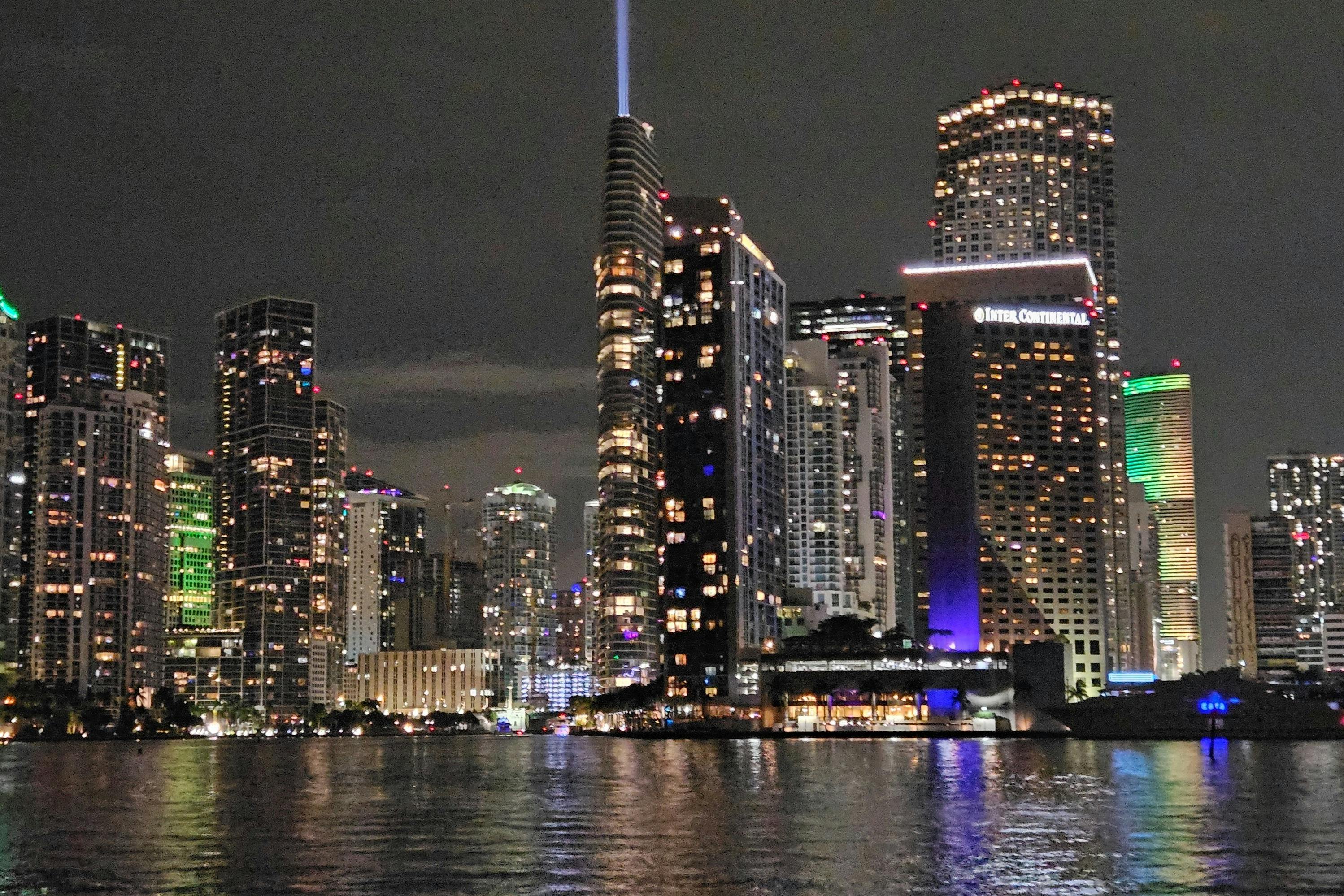 Skyline an der Mündung des Miami River