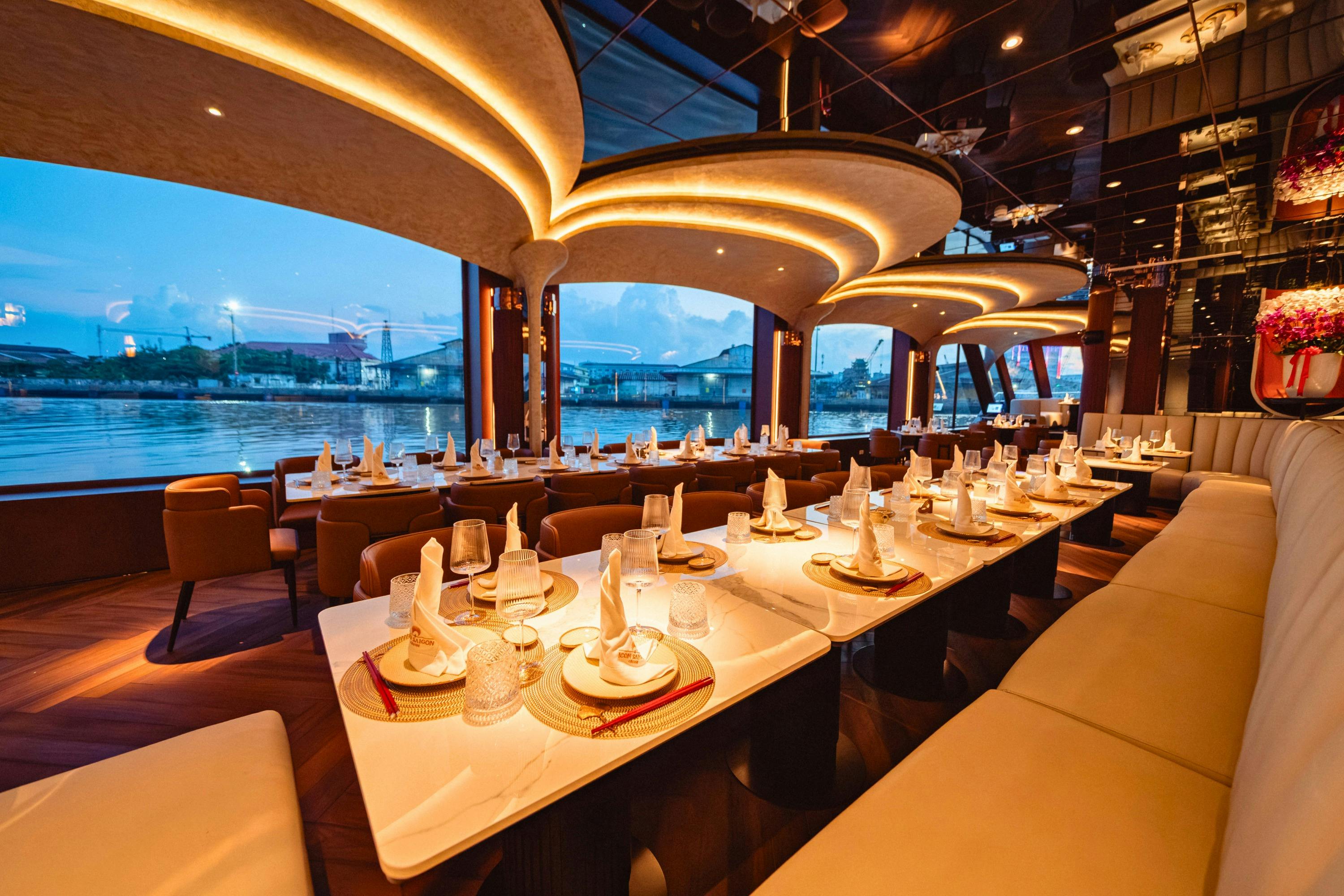 Ho Chi Minh City: Crociera sul fiume Saigon al tramonto o con cena + Drink di benvenuto — 2