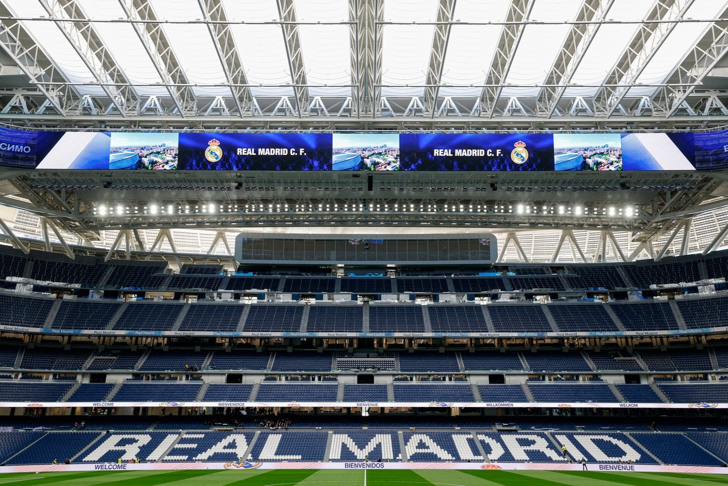 Bernabéu Stadion: Eintrittskarte + Hop-on-Hop-off-Bus — 8