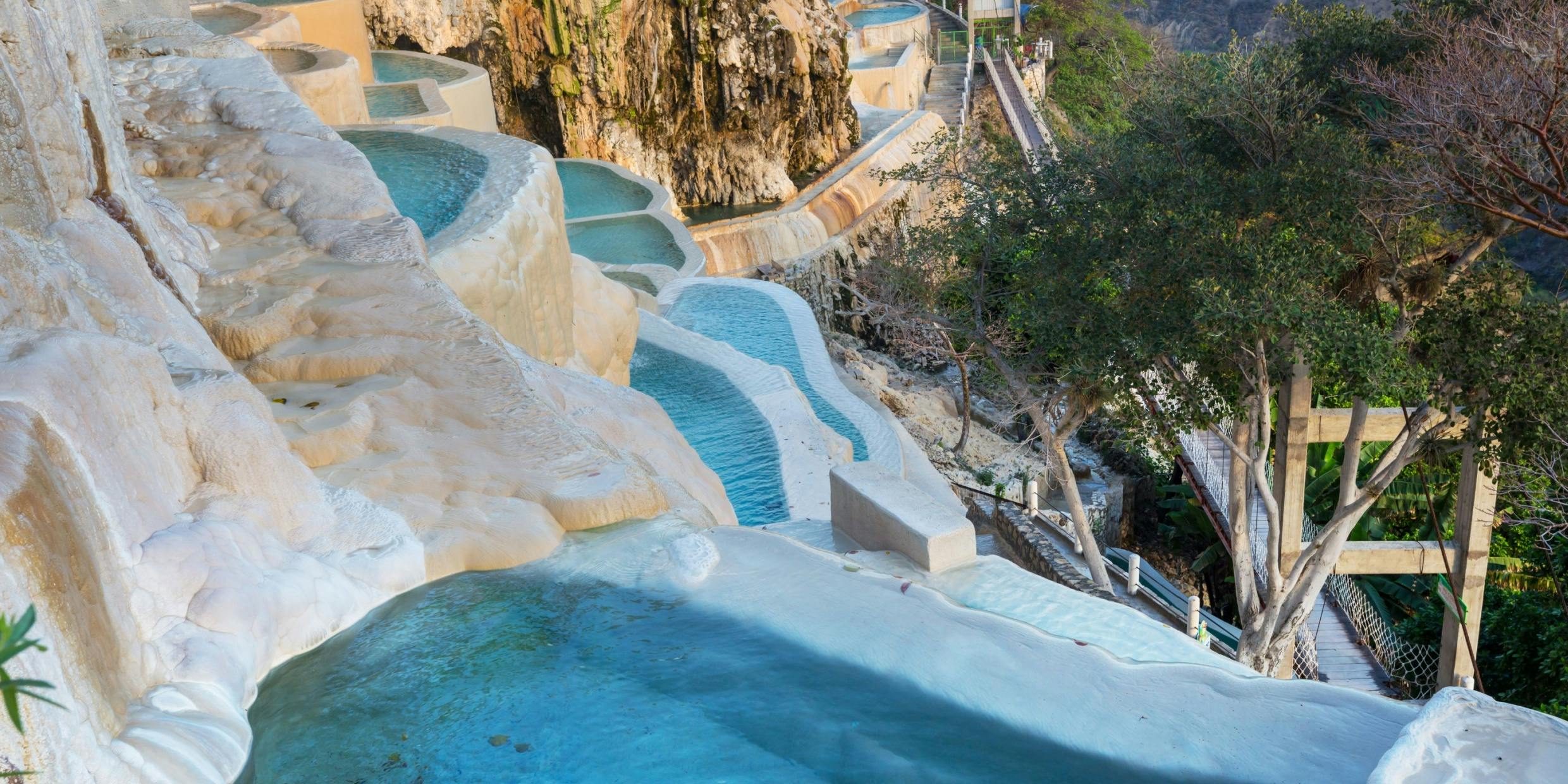 톨란통고 동굴 카르도날