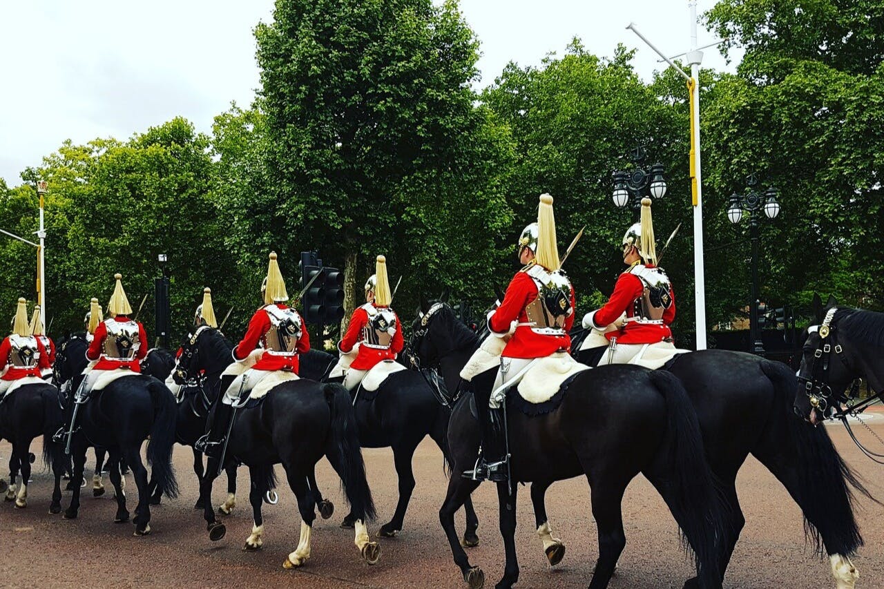 London Top Sights Tours - Changing of the Guard