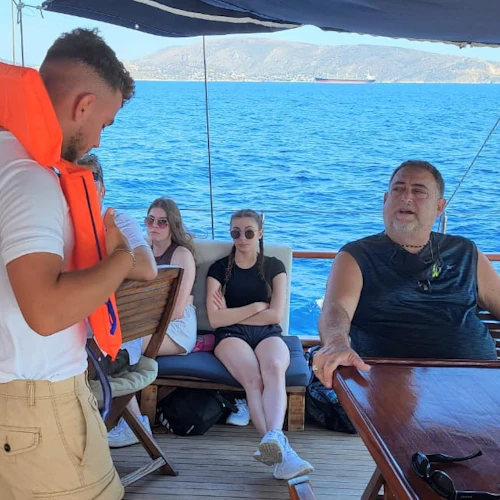 Riviera de Atenas: Passeio de barco de meio dia com almoço, bebidas e paragem para nadar - Photo 8