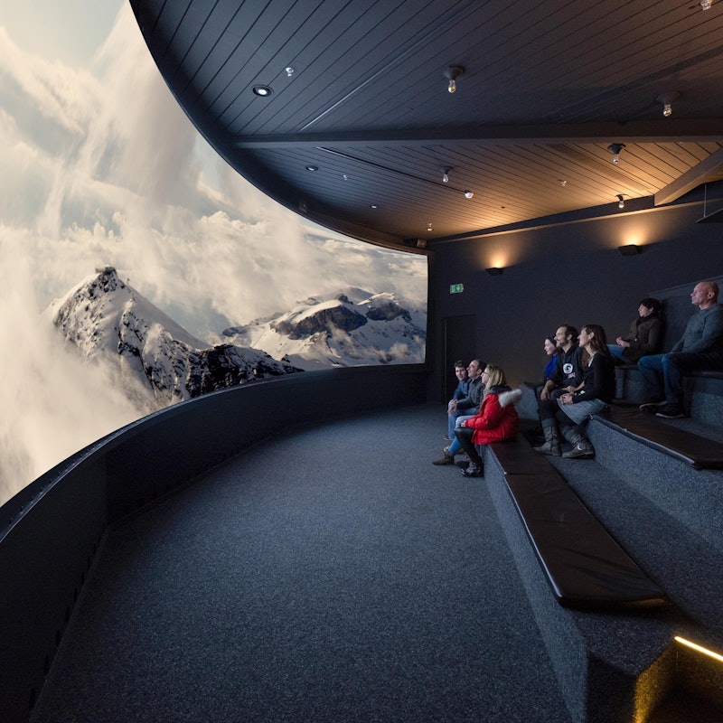 シルトホルンへのケーブルカー往復 Tiqets シルトホルンへのケーブルカー往復 Tiqets