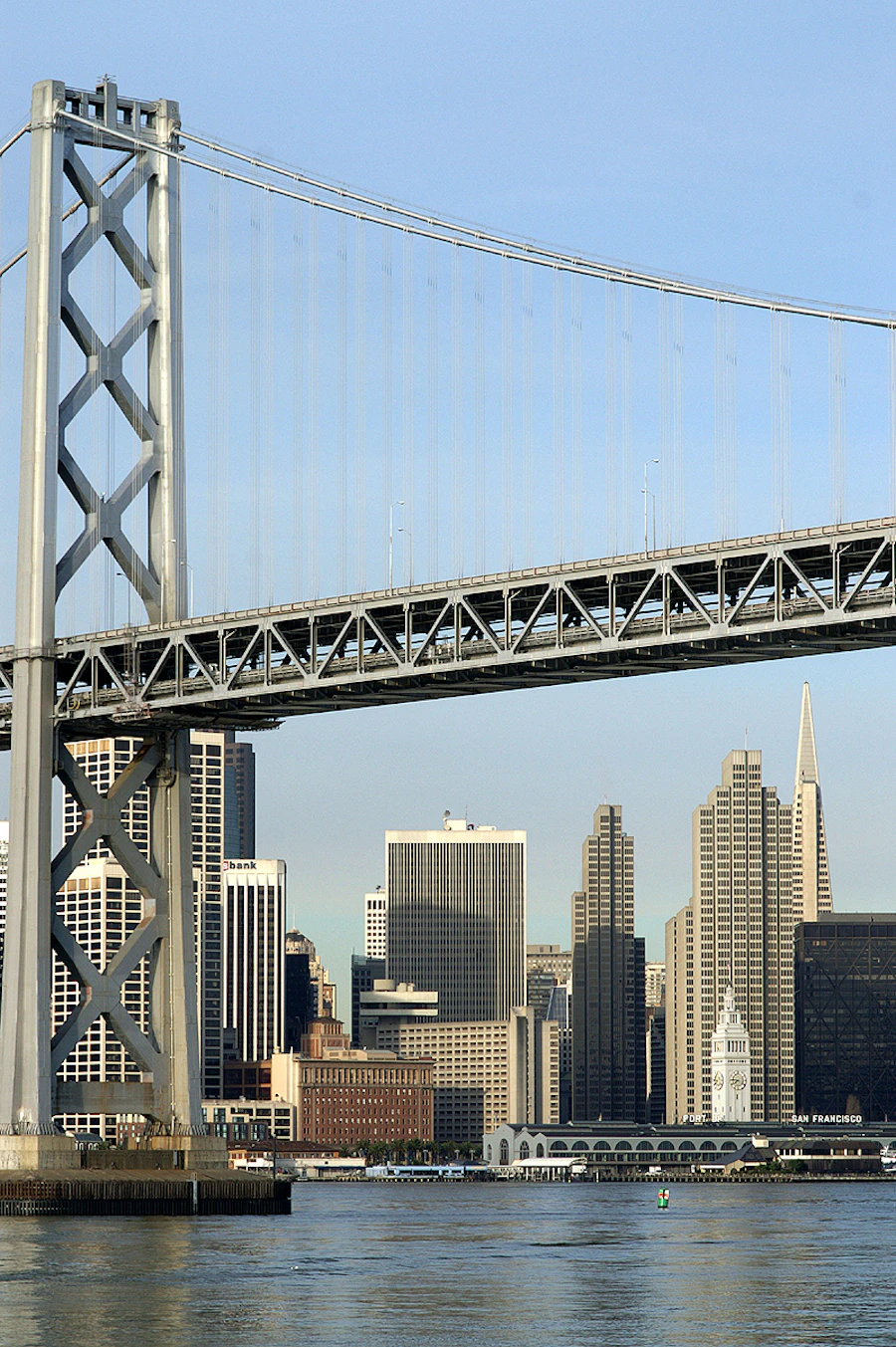 Crucero entre los puentes de San Francisco