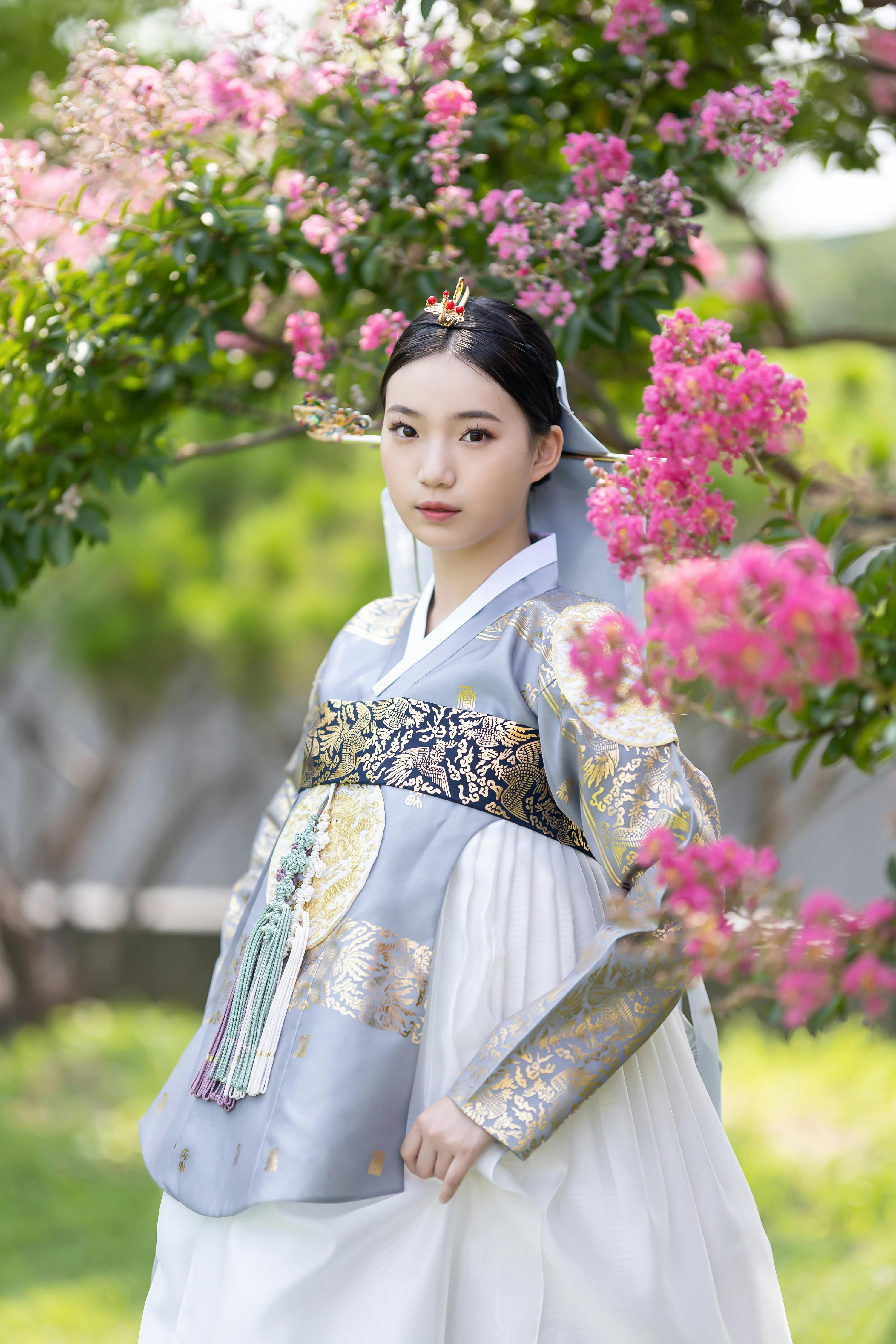 Hanbok That Day: Outdoor Photoshoot with Premium Hanbok Rental & Makeup Service - Photo 12