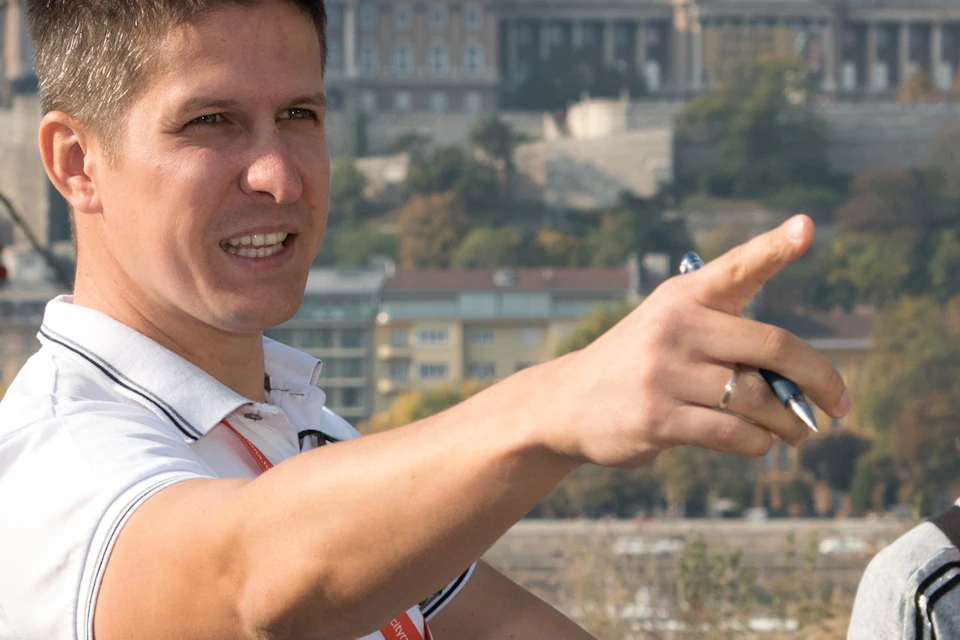 Discover the city with our professional guides