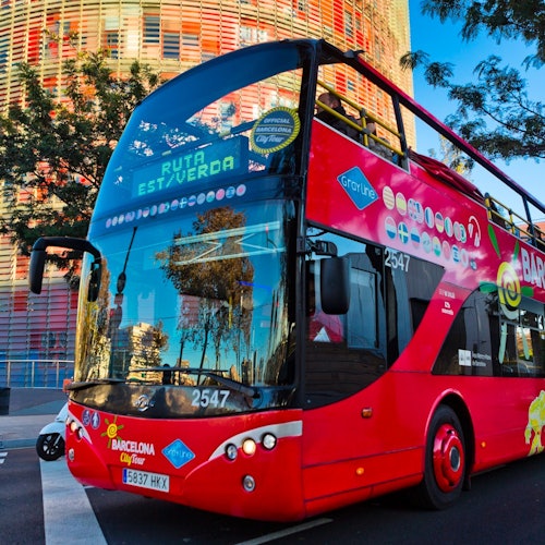Barcelona: City Tour Hop-on Hop-off Bus + Eco Catamaran Cruise