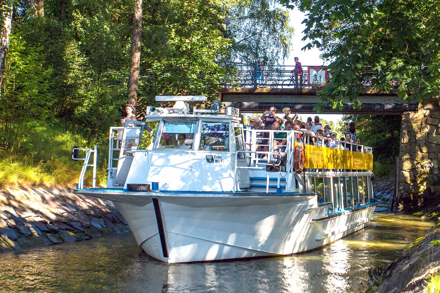 Helsinki: Beautiful Canal Cruise