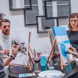Rome: Paint and Sip Experience with Italian Wine & Pizza