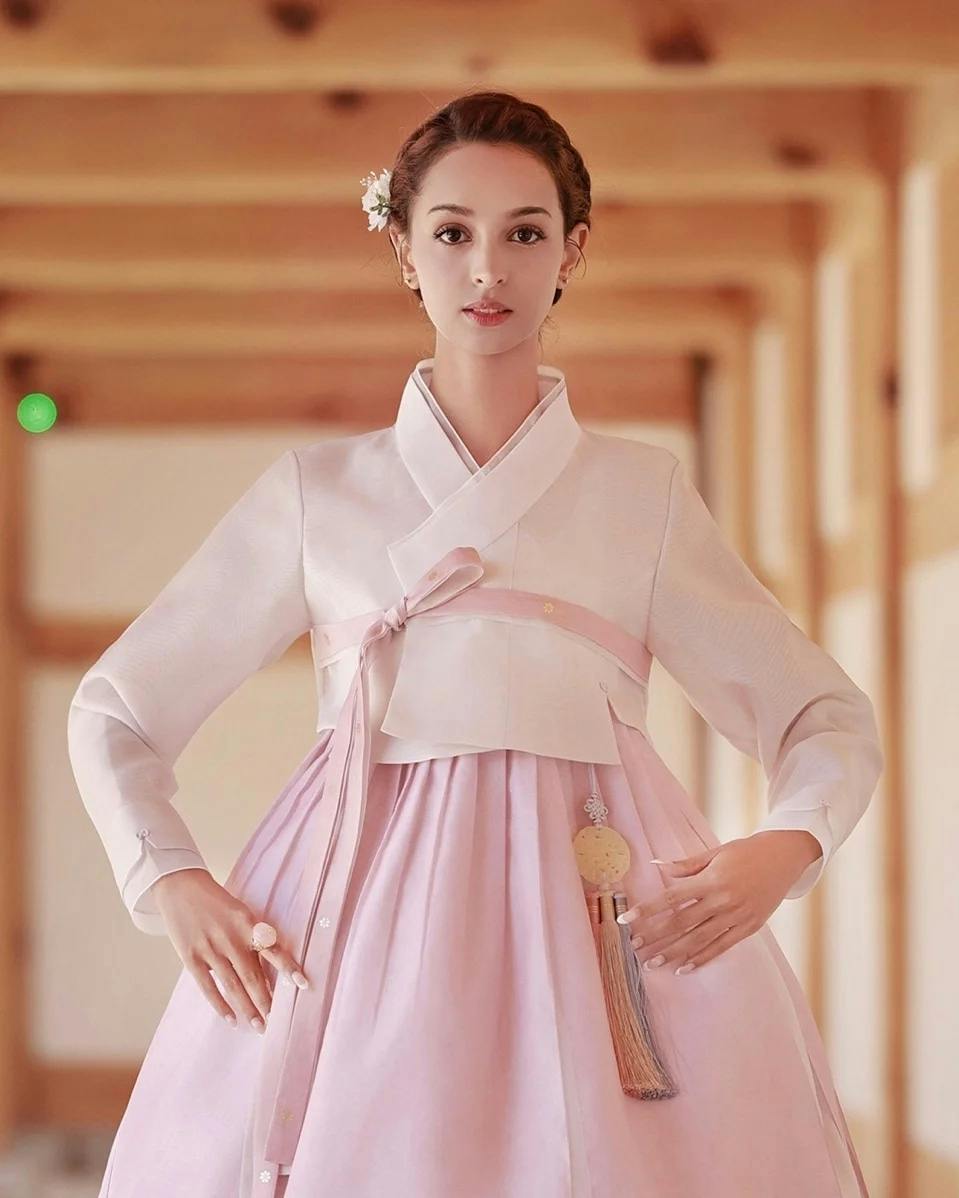 Hanbok Rental & Hairstyling at Gyeongbokgung Palace, Seoul: Traditional Hanbok Rental