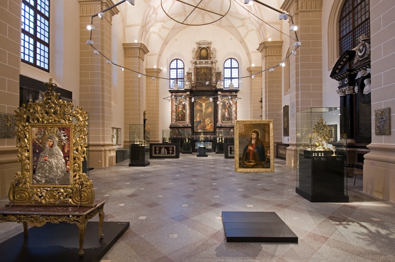 Church Heritage Museum: Treasury - Accommodations in Vilnius