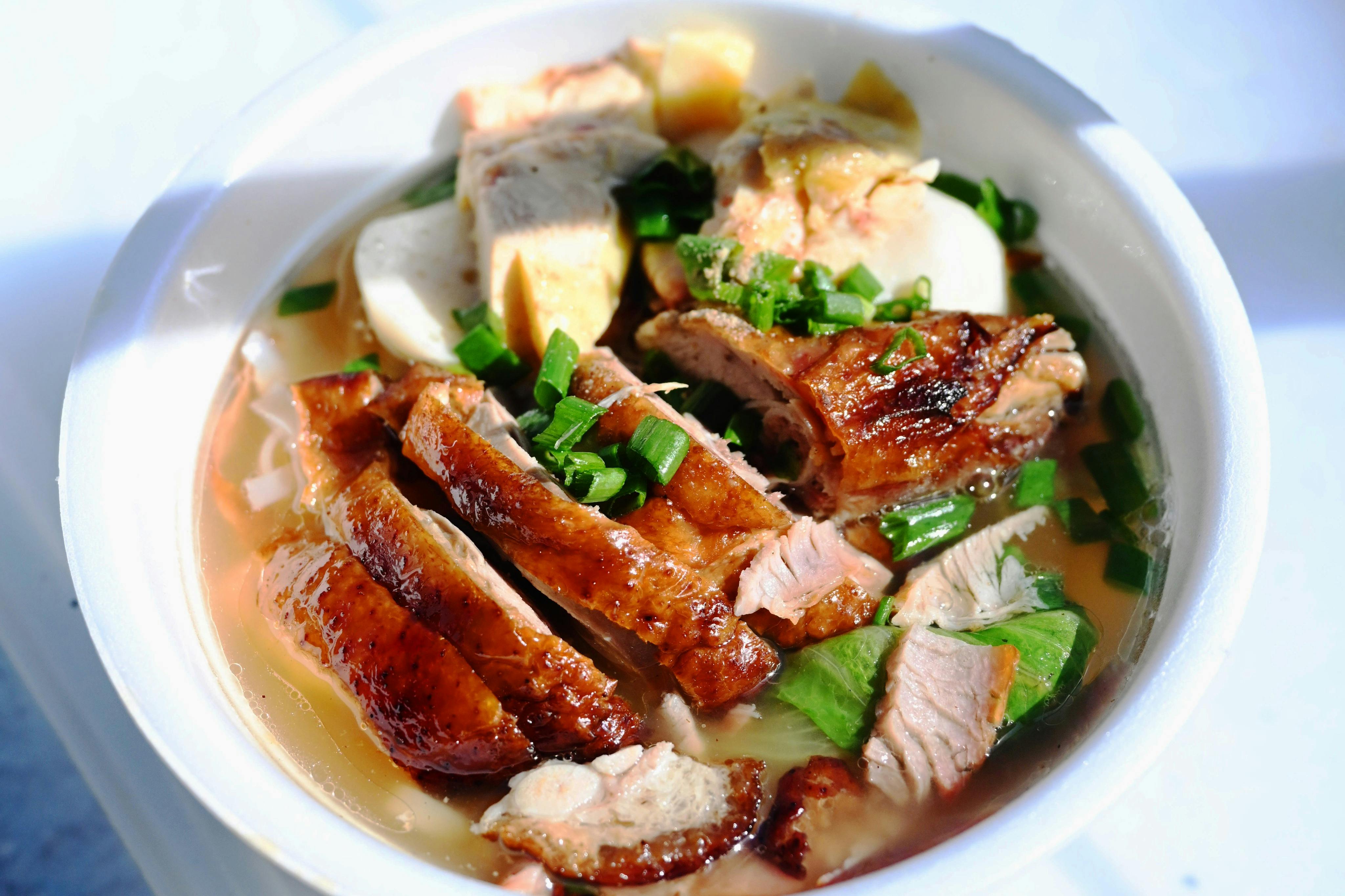 ランチツアーを選んで、おいしいボート麺を食べよう