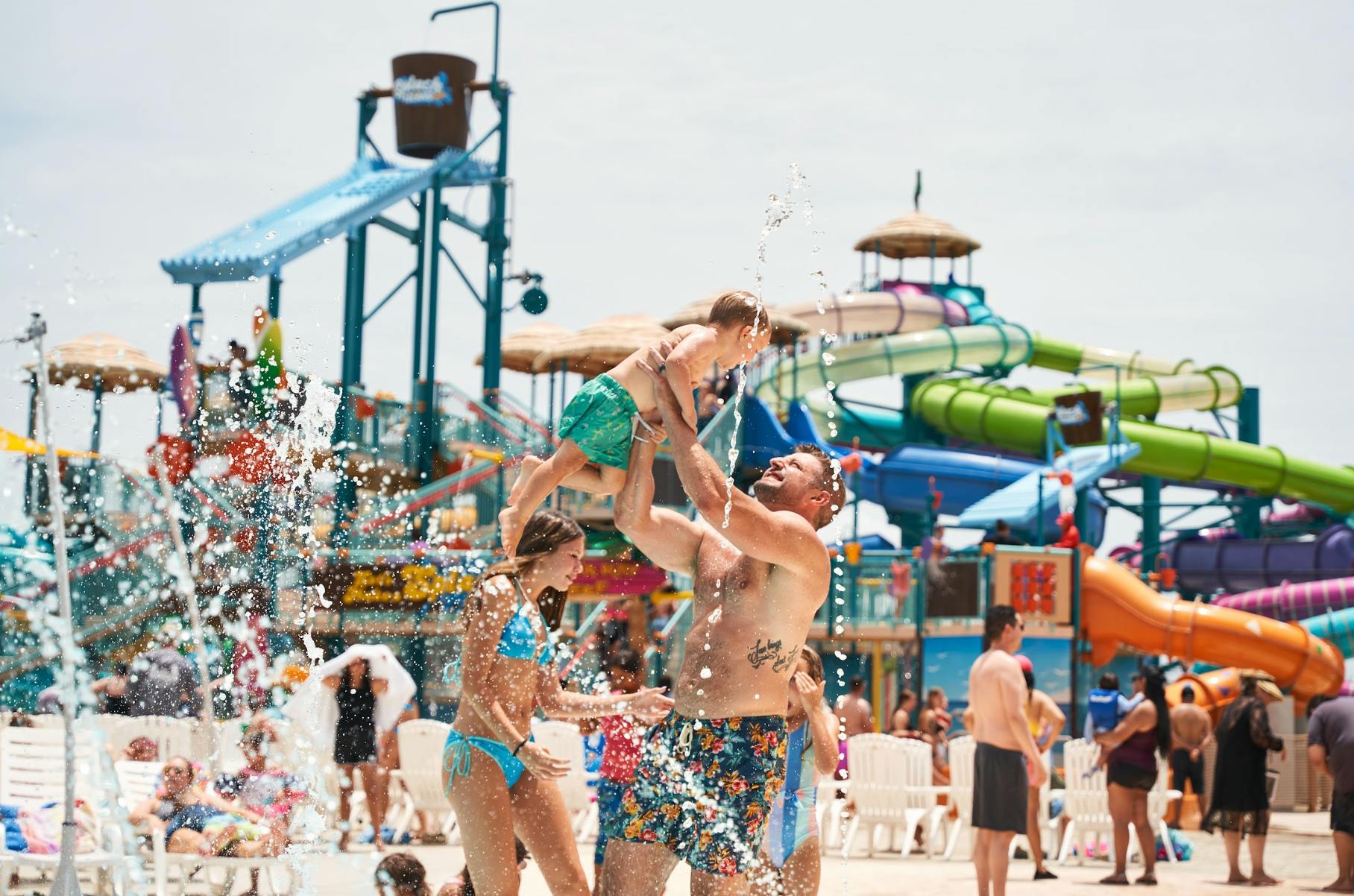Hurricane Harbor Arlington: One Day Ticket - Photo 15