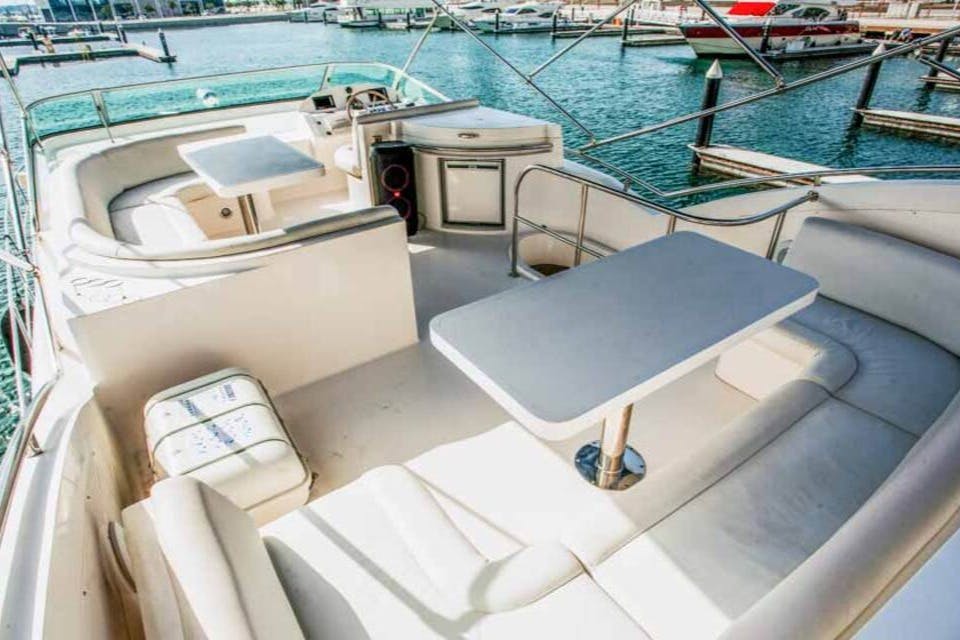 56英尺迪拜豪华游艇 - 拉古娜