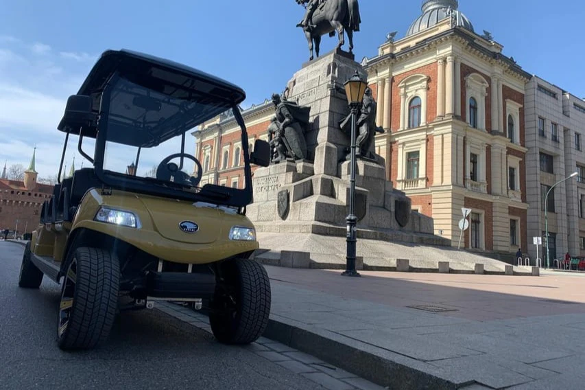 Krakow: Old Town Sightseeing Tour by Electric Golf Cart + Audio Guide