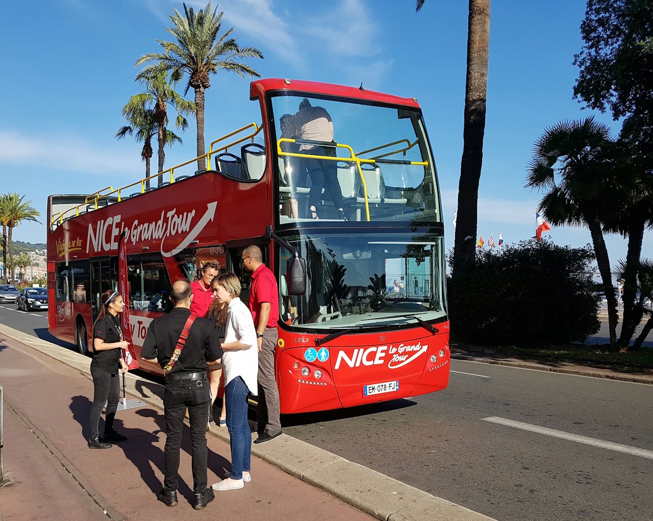 Niza Le Grand Tour: Autobús Hop-on Hop-off - Alojamientos en Niza